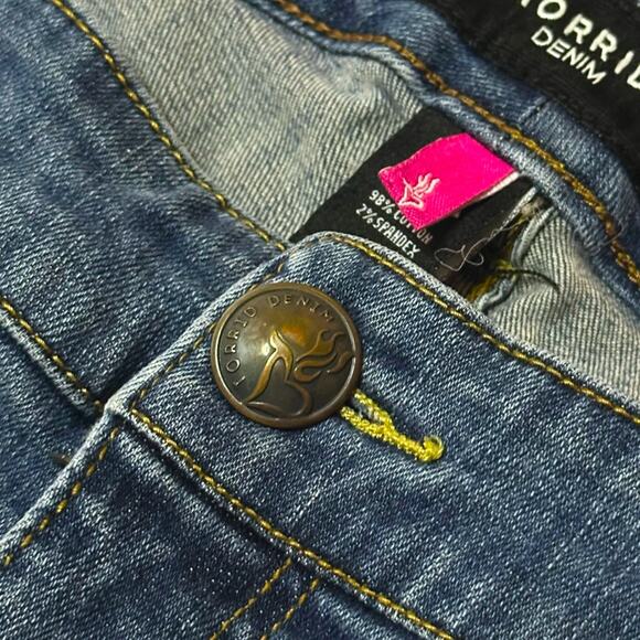 TORRID Distressed High Rise Jeans Medium Wash Slim Straight Denim Stretch 20 - Picture 5 of 8